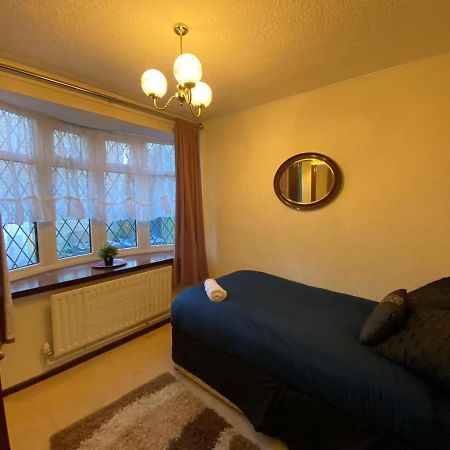 Serene 4Br In Harborne Close To Qe Hospital, Harborne Centre เบอร์มิงแฮม ภายนอก รูปภาพ