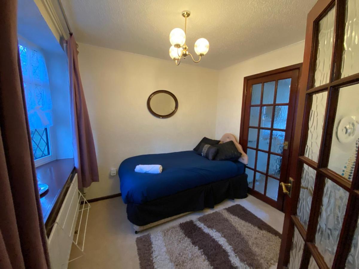 Serene 4Br In Harborne Close To Qe Hospital, Harborne Centre เบอร์มิงแฮม ภายนอก รูปภาพ