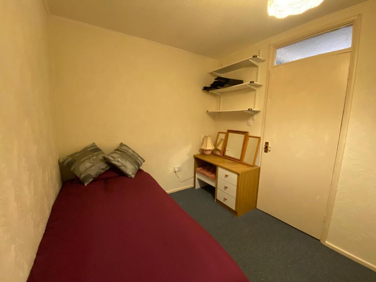 Serene 4Br In Harborne Close To Qe Hospital, Harborne Centre เบอร์มิงแฮม ภายนอก รูปภาพ
