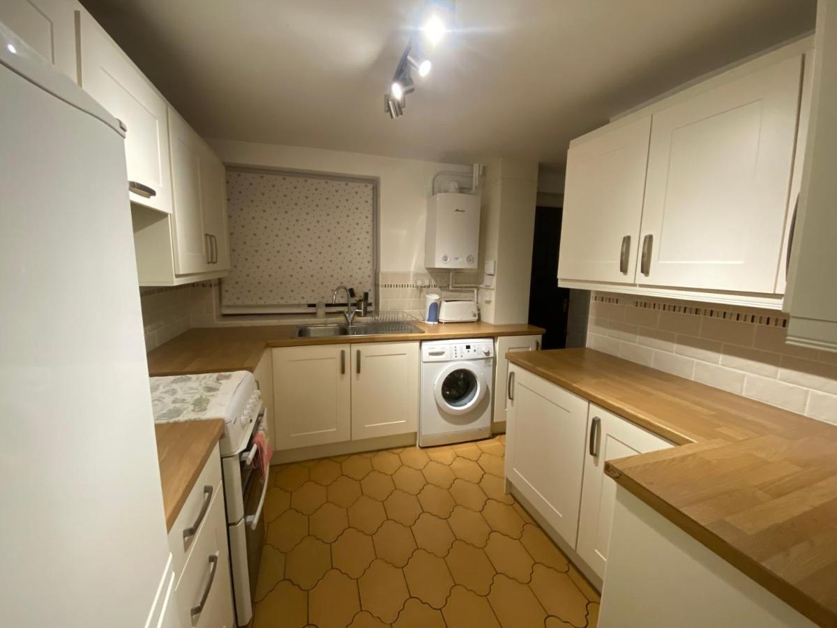 Serene 4Br In Harborne Close To Qe Hospital, Harborne Centre เบอร์มิงแฮม ภายนอก รูปภาพ
