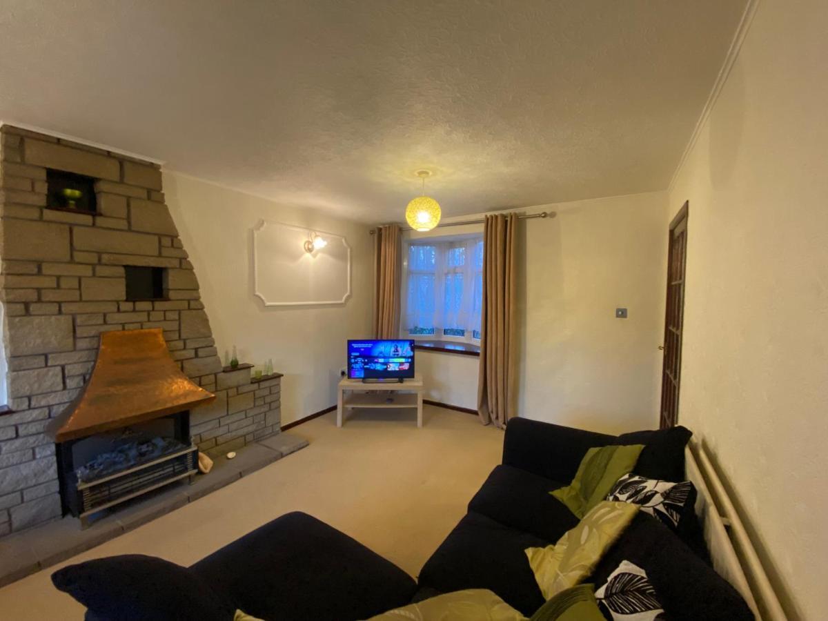 Serene 4Br In Harborne Close To Qe Hospital, Harborne Centre เบอร์มิงแฮม ภายนอก รูปภาพ